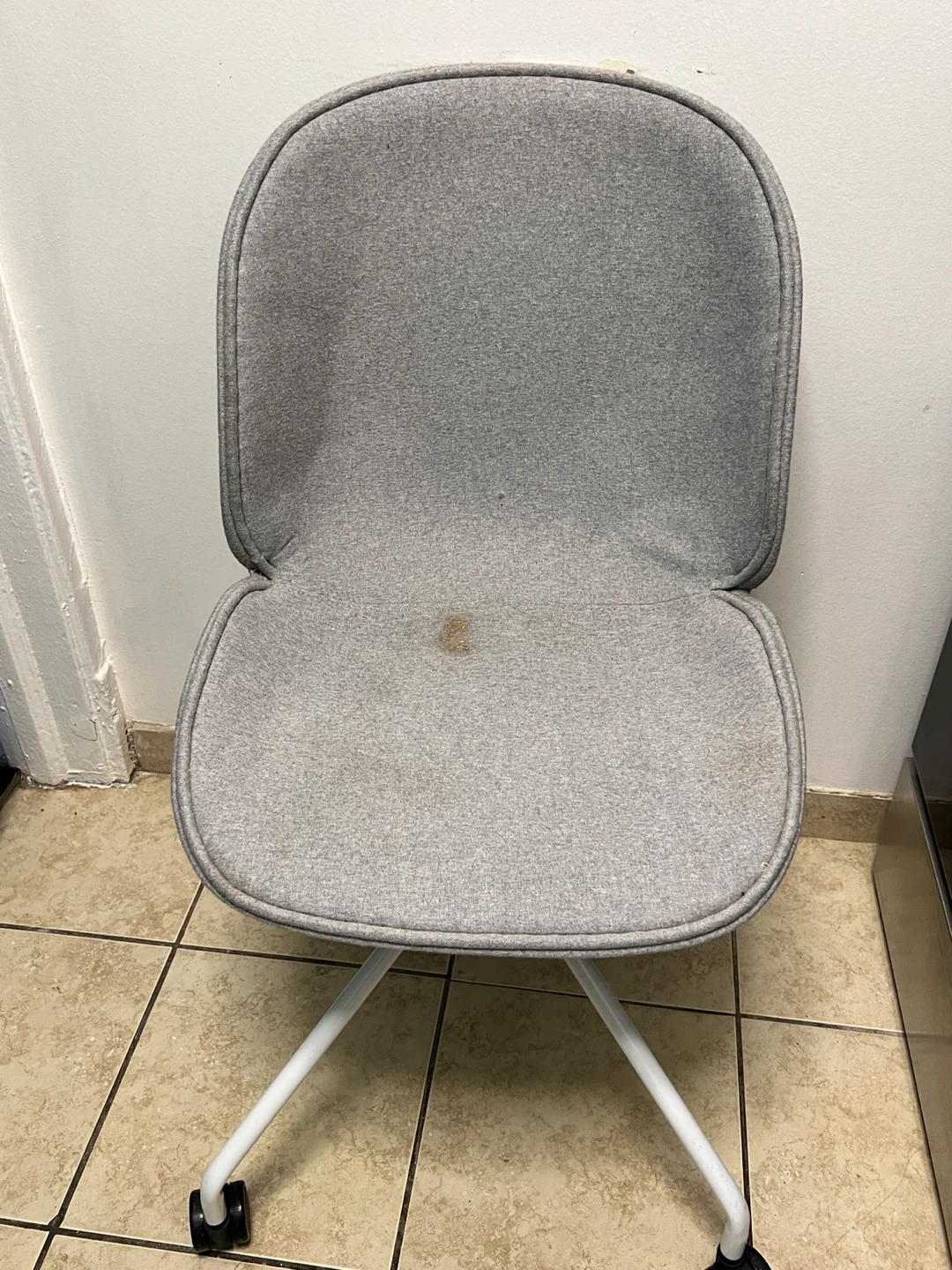 Free - Gray Swivel Chair - photo 2
