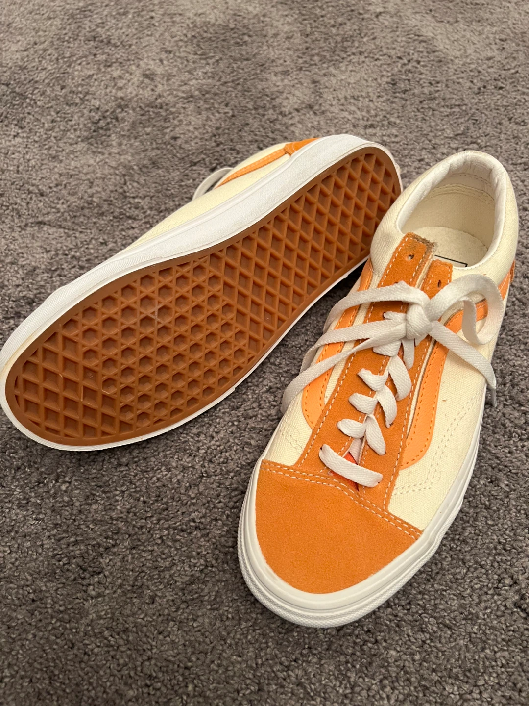 Vans Old Skool Cream/Orange Sneakers 🏆