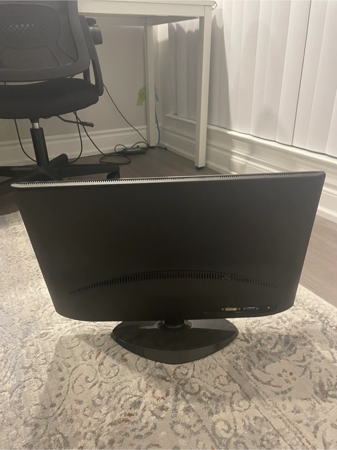 HP 2306v LCD Monitor - photo 2