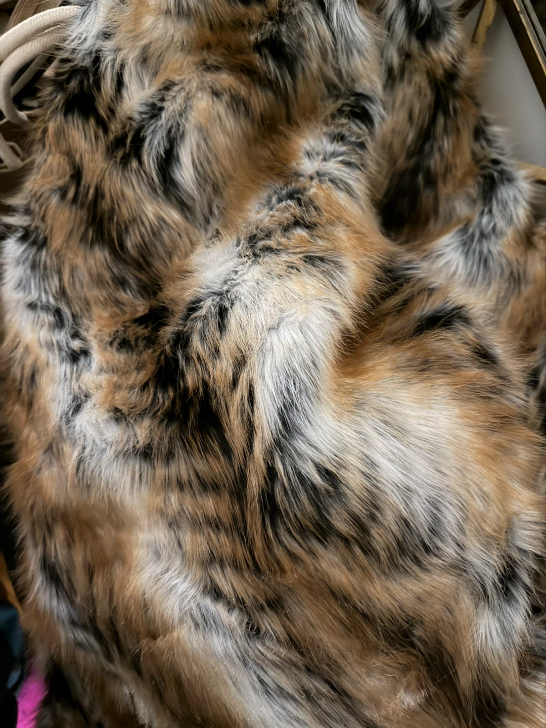Donna Salyers Fabulous Furs Throw Blanket - photo 3