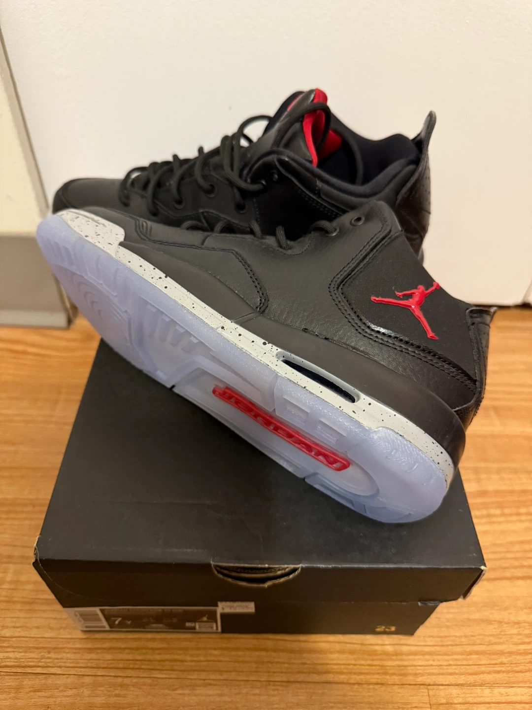 Jordan Son of Mars Low Black/Red, Size 7 - photo 2