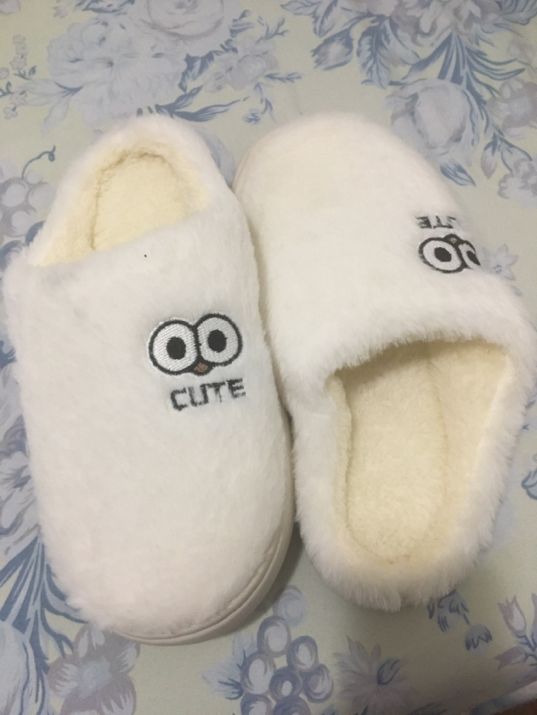 Cute White Furry Slippers Size 38-39