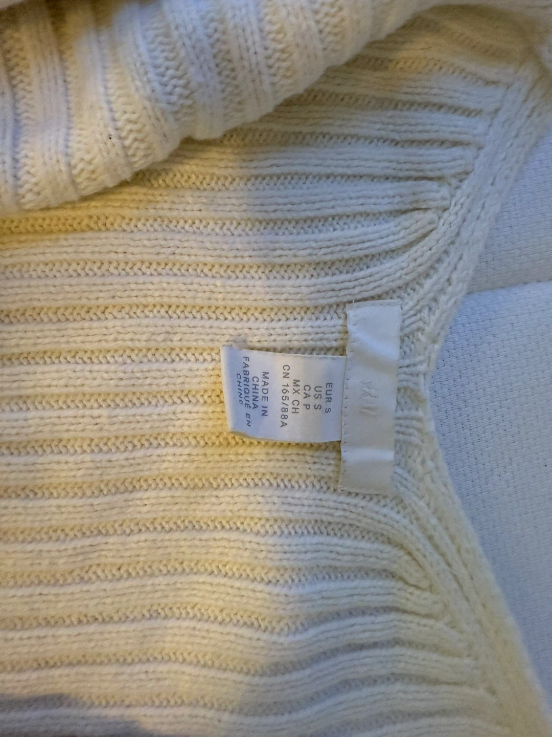 H&M Cream Cropped Knit Sweater - Size Small - photo 3