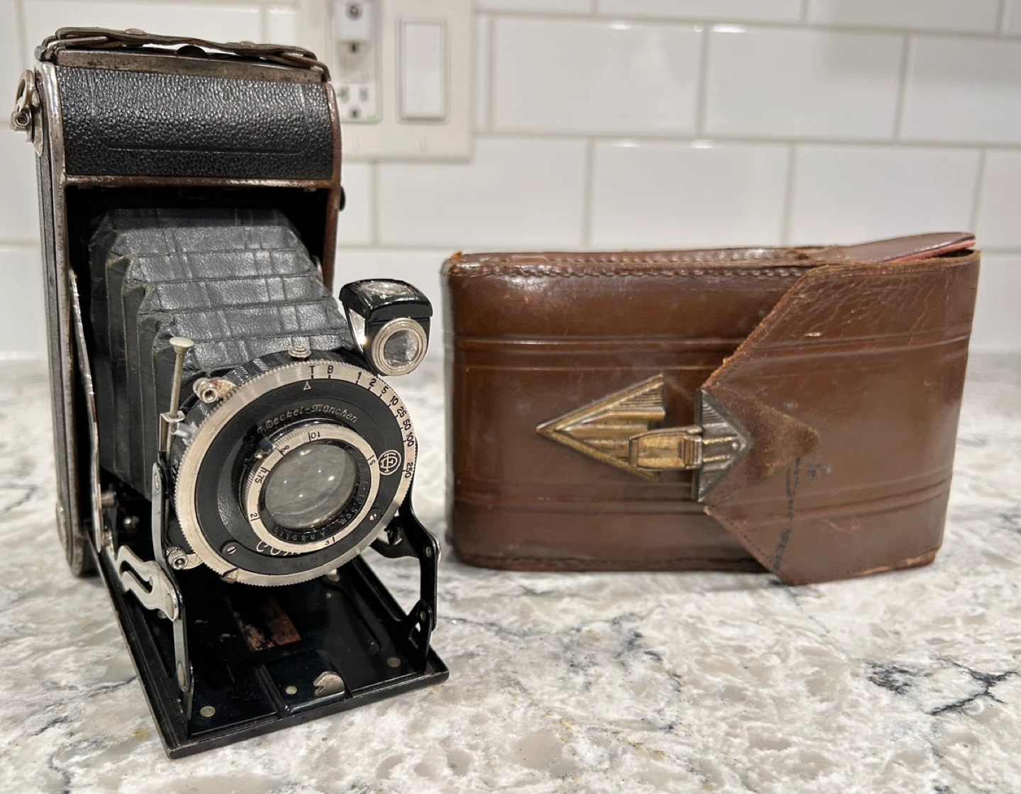 Vintage Compur Deckel-München Camera