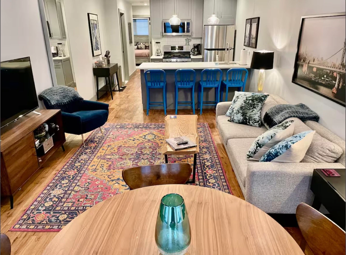 Entire Furnished Apartment – West Elm Sofa + Beds w/ Mattresses