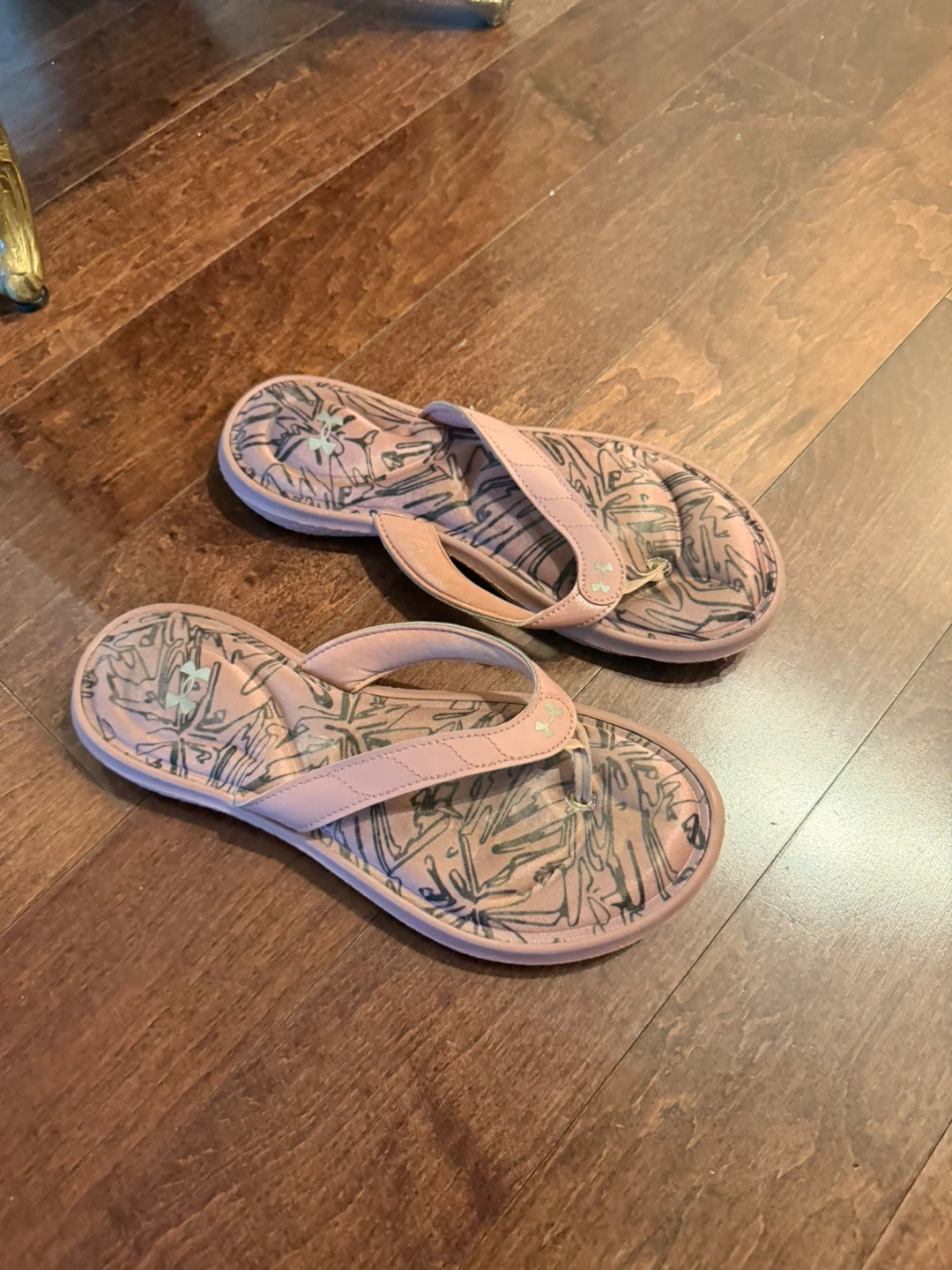 Under Armour Pink Flip Flops🏆