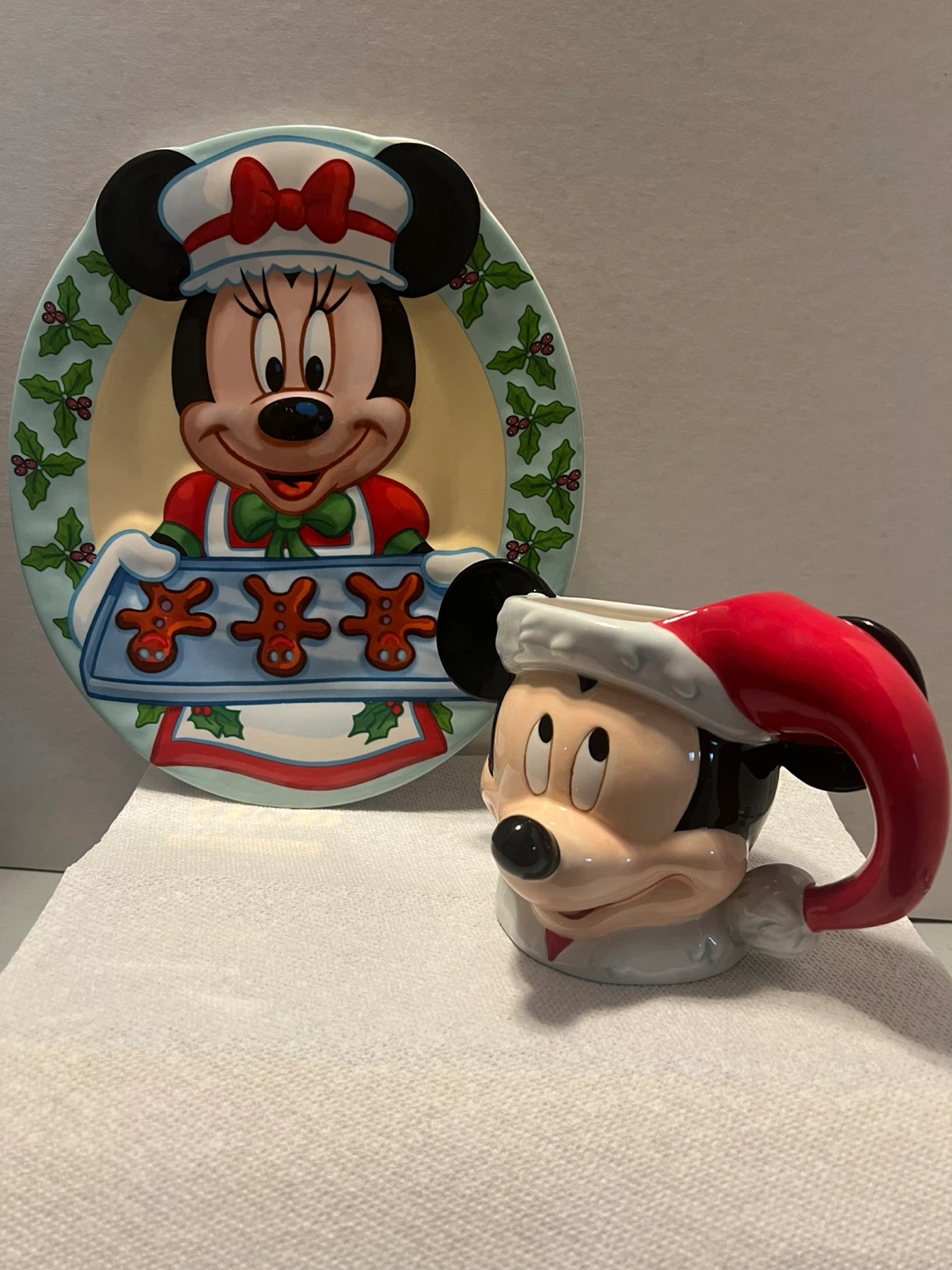 Disney Mickey and Minnie Mouse Christmas Plate and Mug Set!! - photo 2