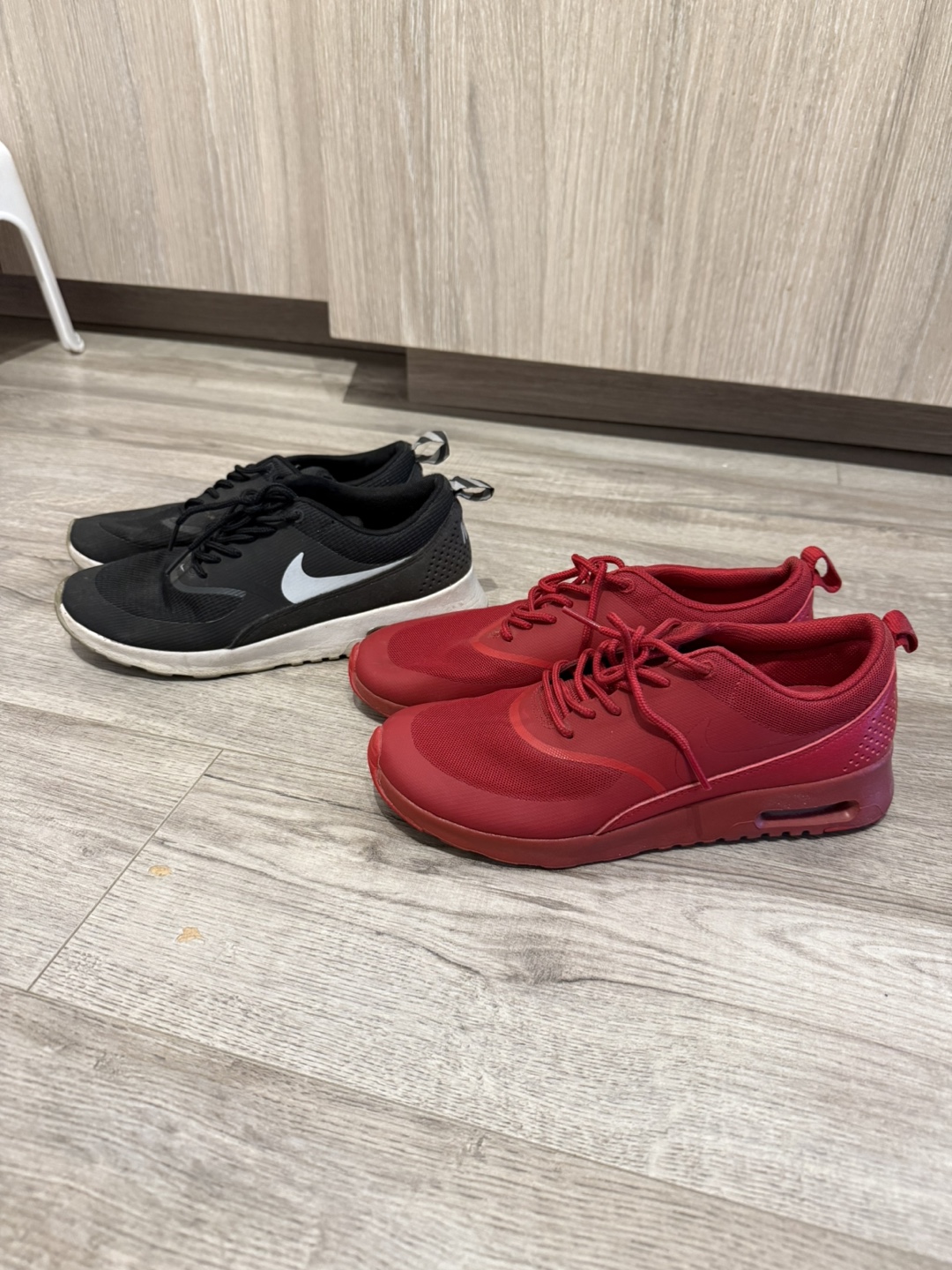 Nike Air Max Thea - Black & Red - Size 7.5 BUNDLE - photo 2