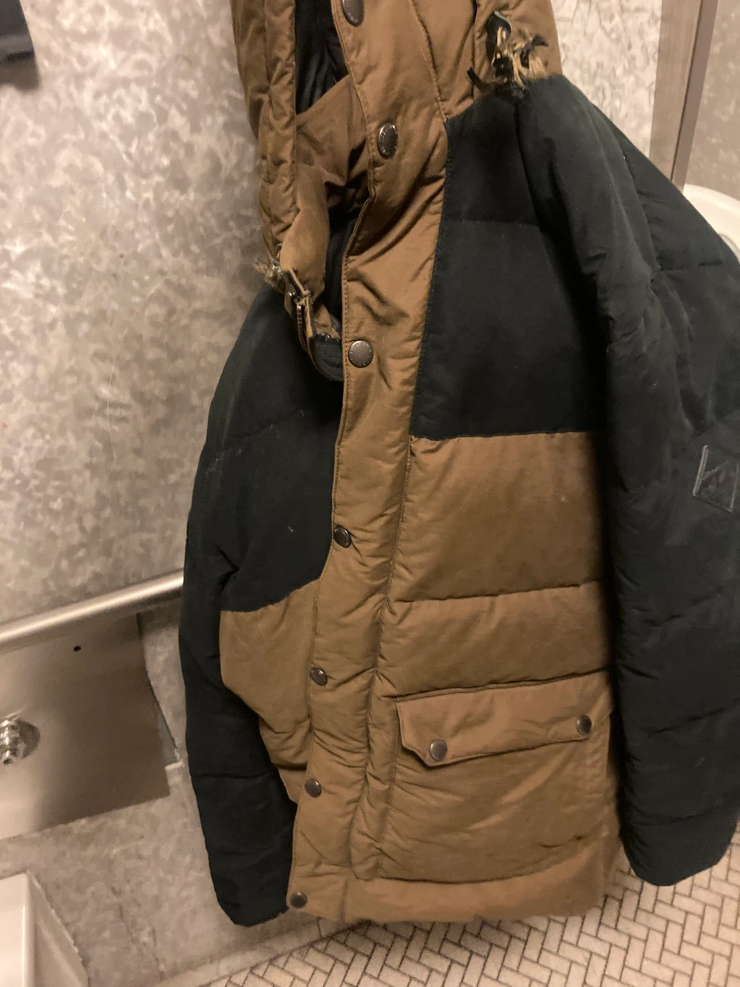 Eddie Bauer Mr. Seabeeck Down Parka - Size M - photo 2