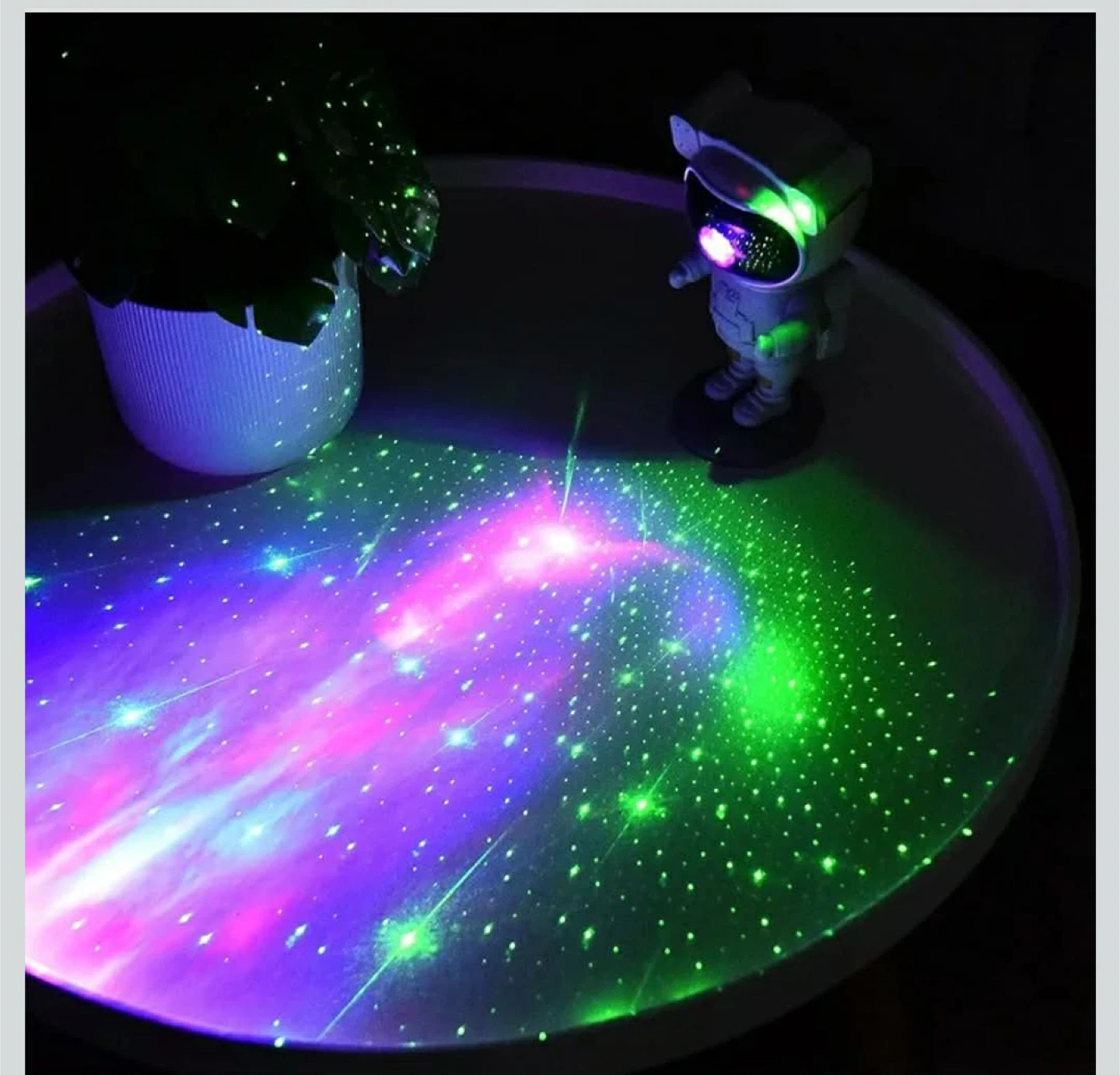 Astronaut Star Projector Night Light - photo 3