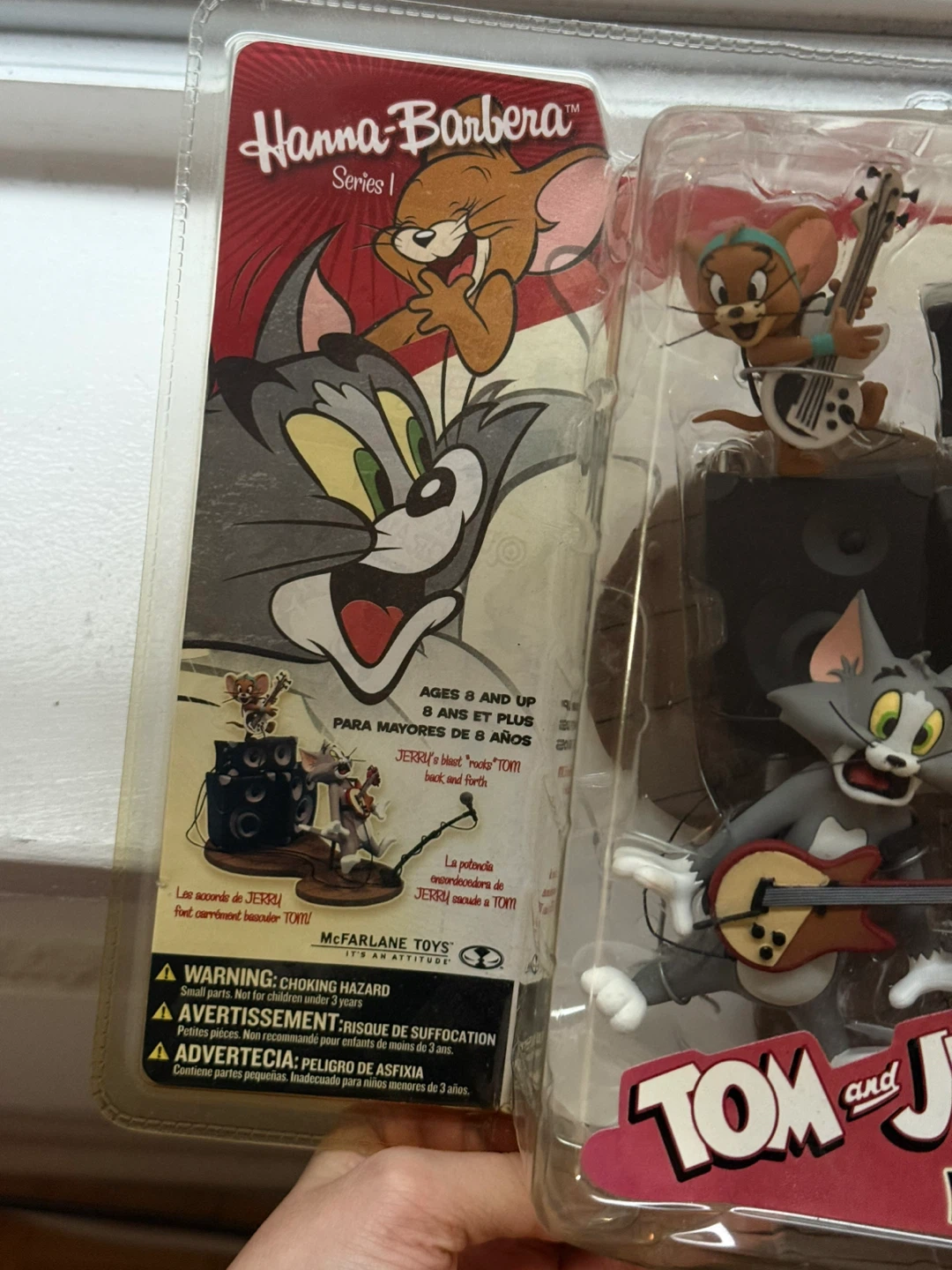 Tom and Jerry Rock 'N' Roll Figurine - photo 3