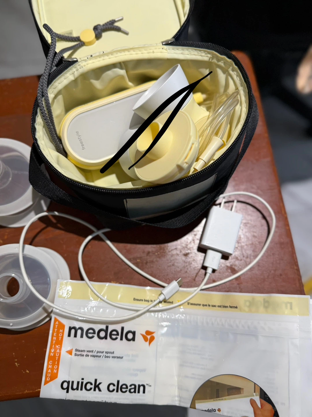 Medela Freestyle Breast Pump with Accessories - photo 3