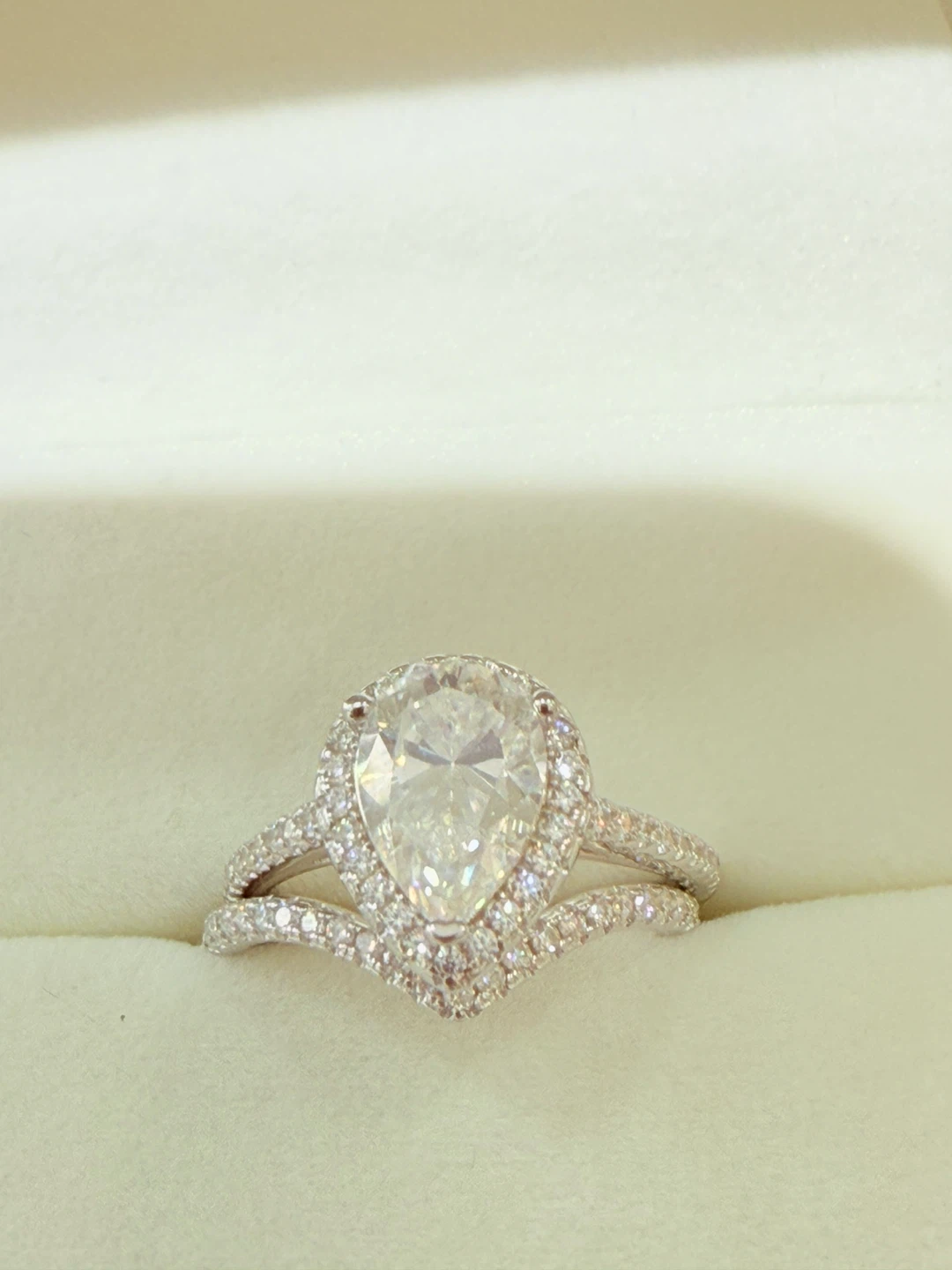 2 carats 925 silver pear cut moissanite engagement ring