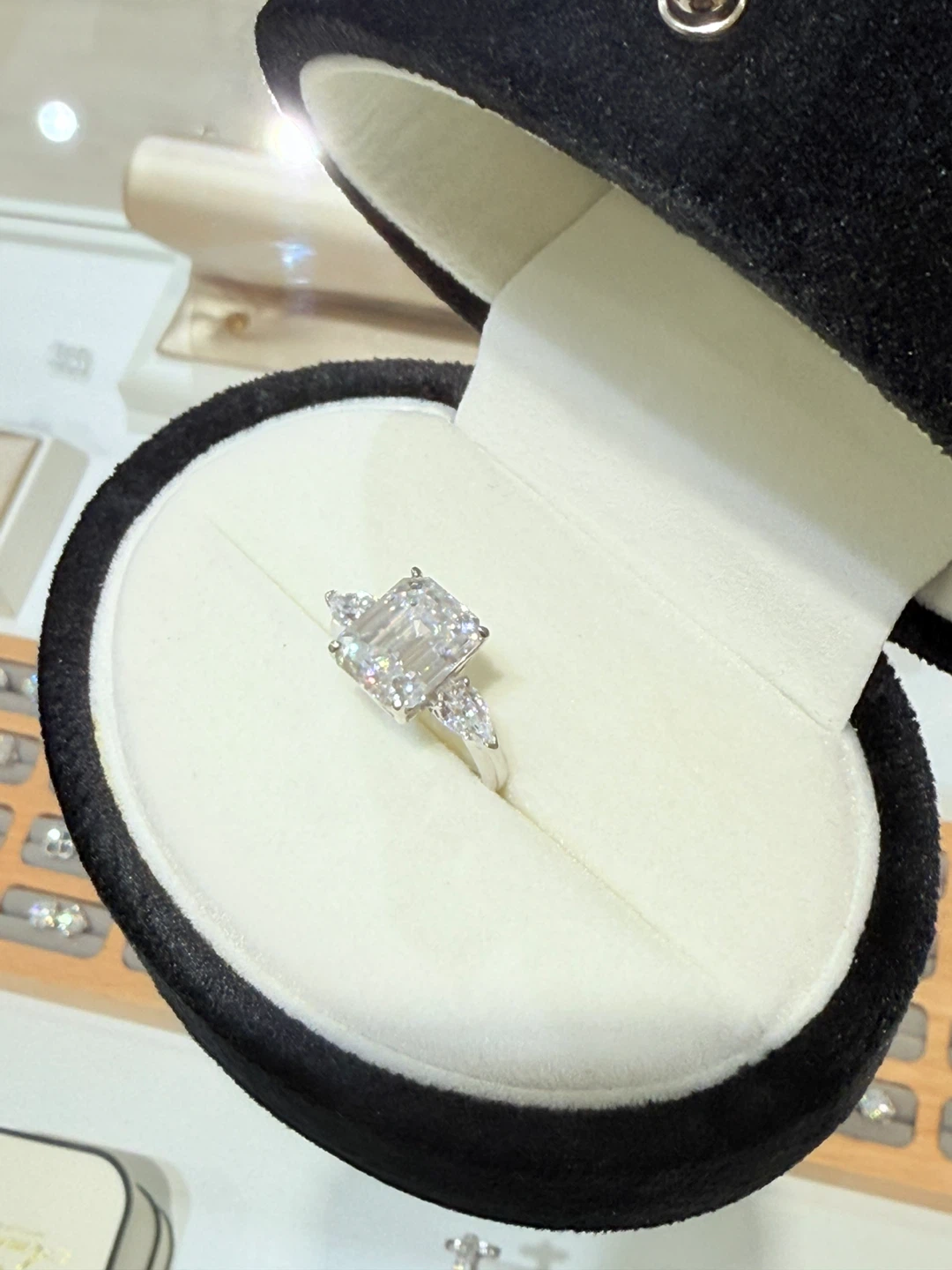 5 carats 925 silver emerald cut moissanite ring - photo 2