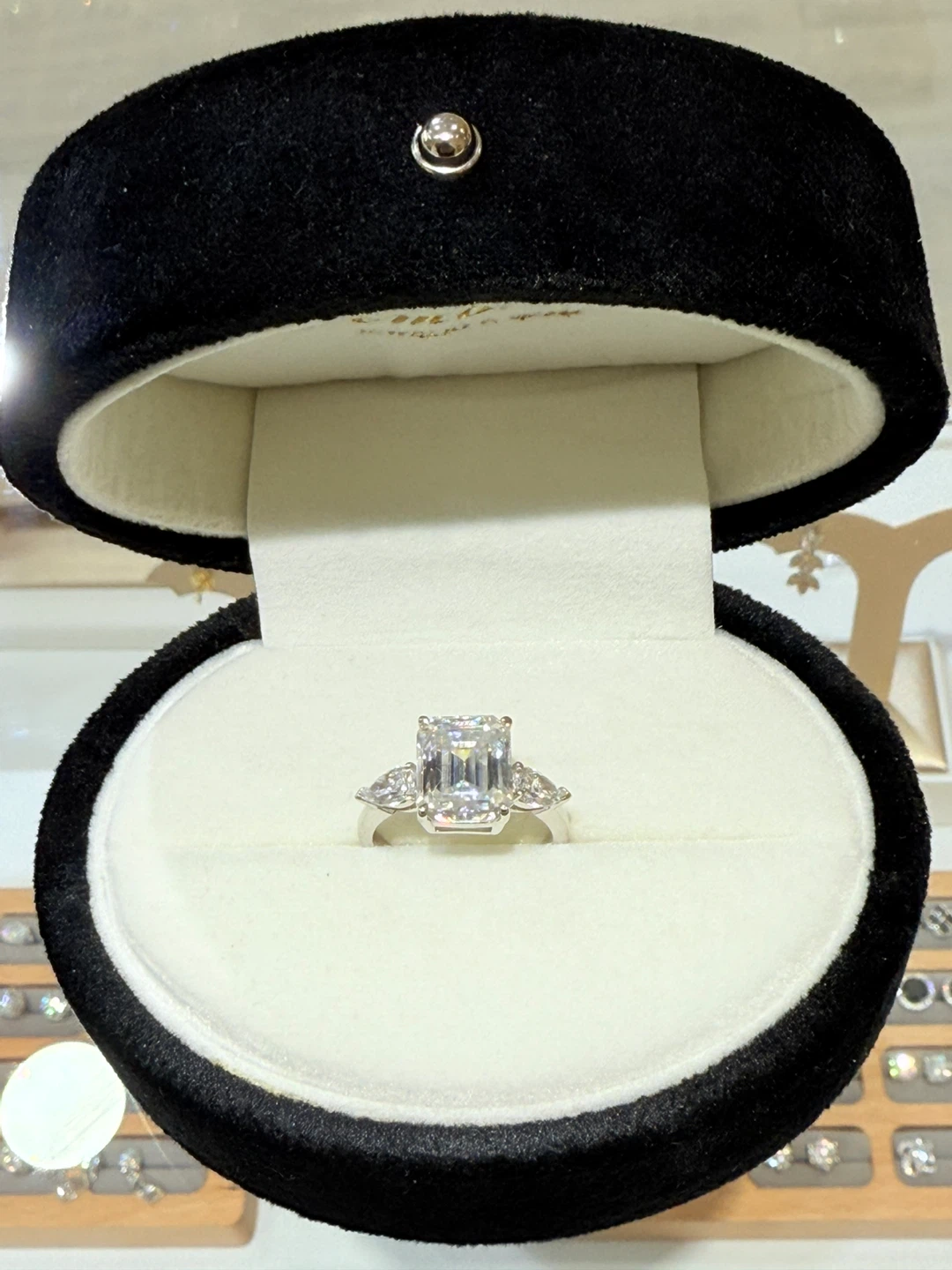 5 carats 925 silver emerald cut moissanite ring - photo 4
