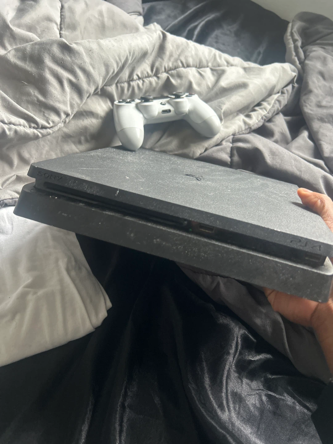 PlayStation 4 (PS4) Console - photo 2