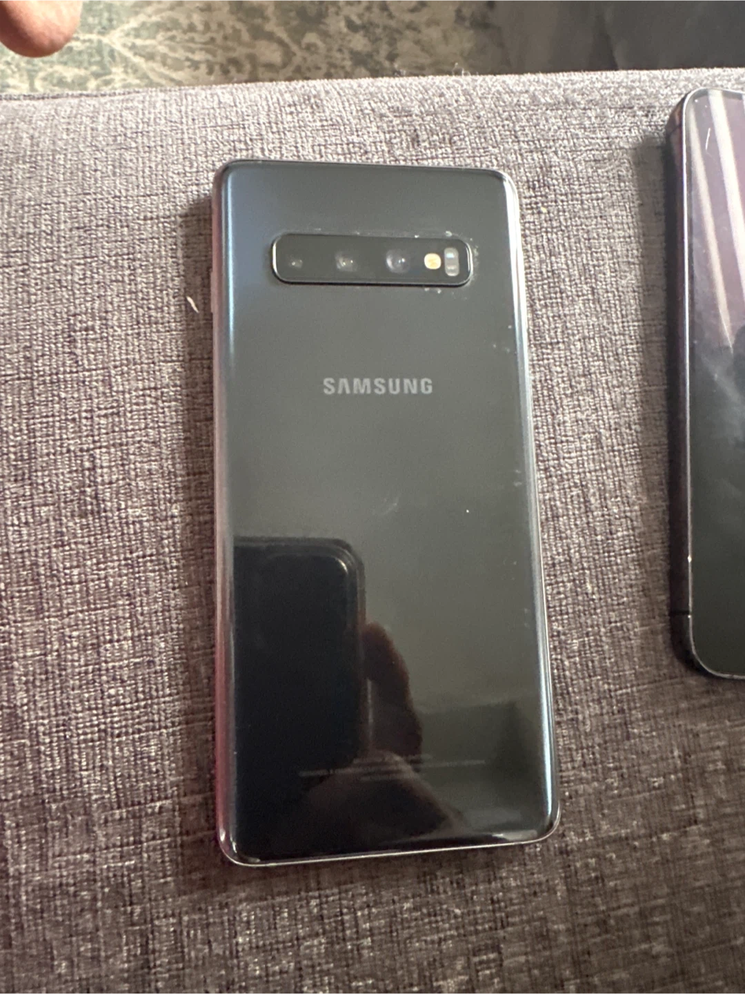 Samsung Galaxy S10 - photo 2