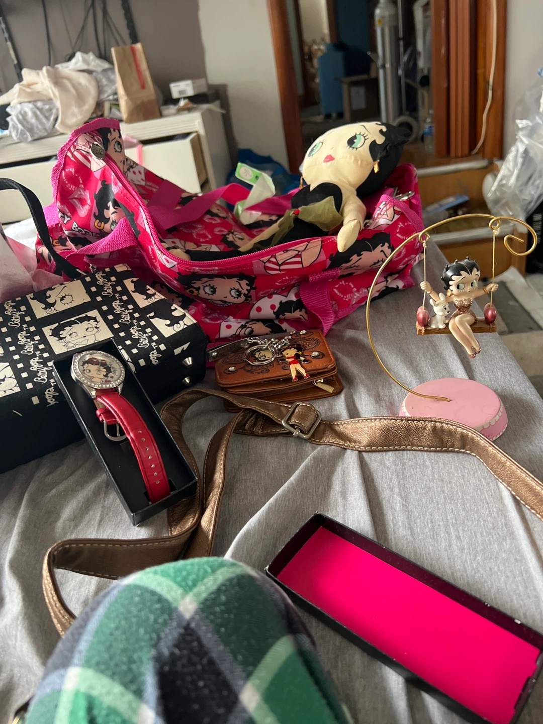 Betty Boop Items: Bag, Wallet, Watch, More!