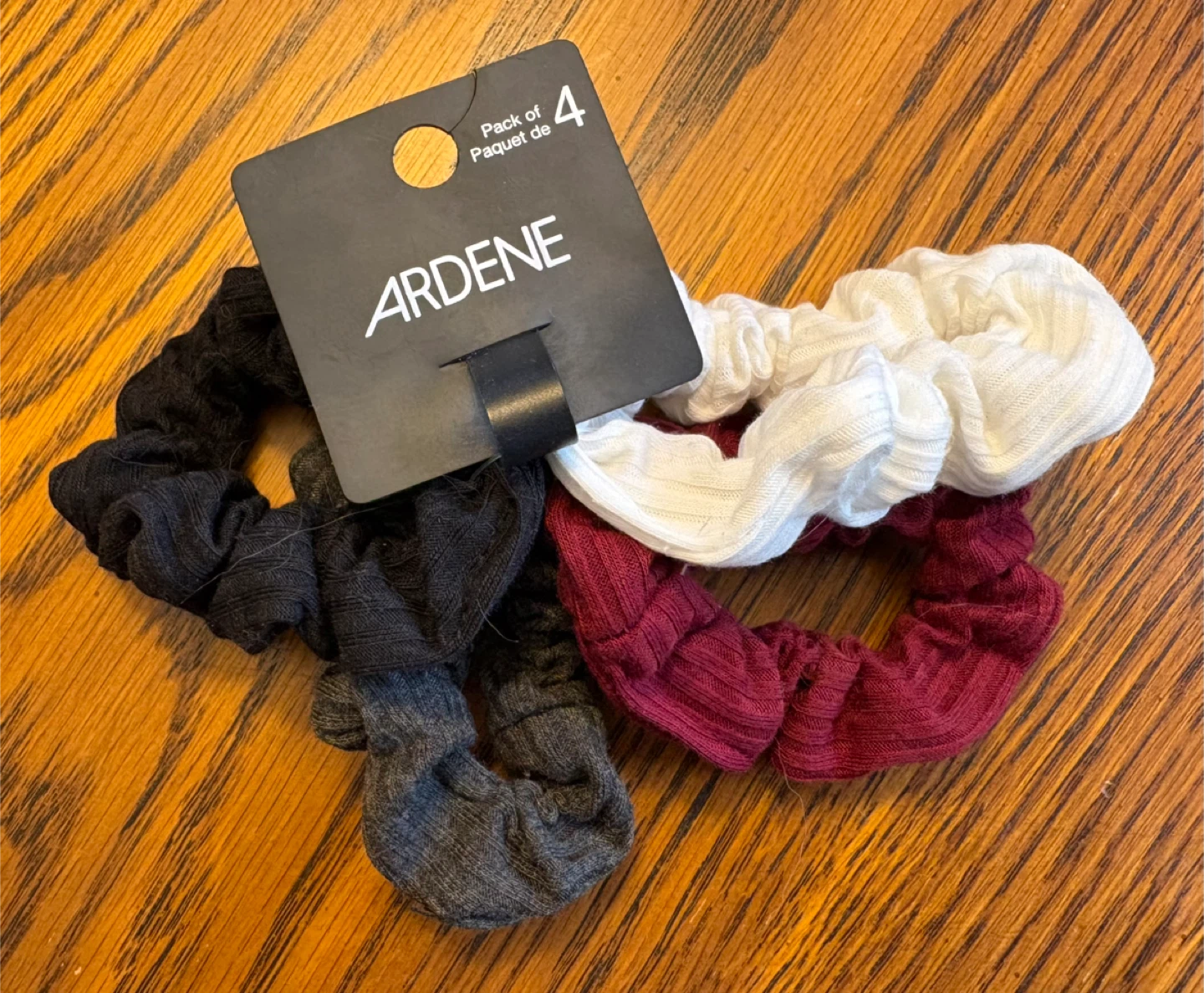 ✨✨Ardene 4-Pack Scrunchies - New