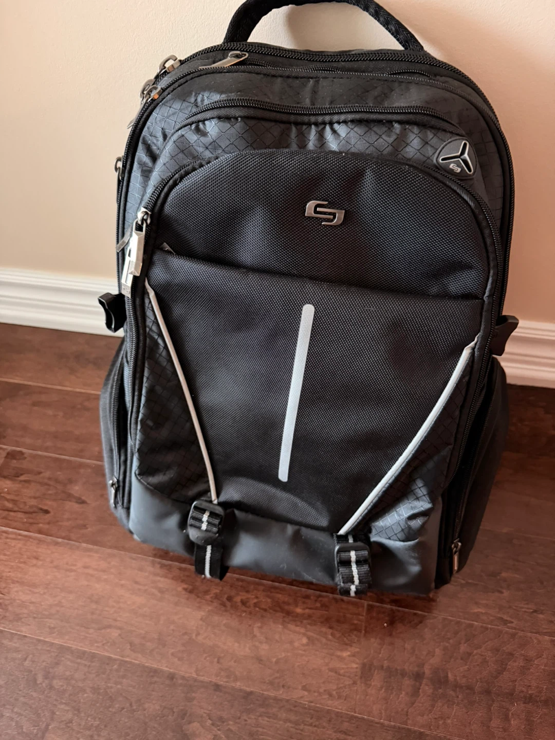 Solo Black Backpack🏆