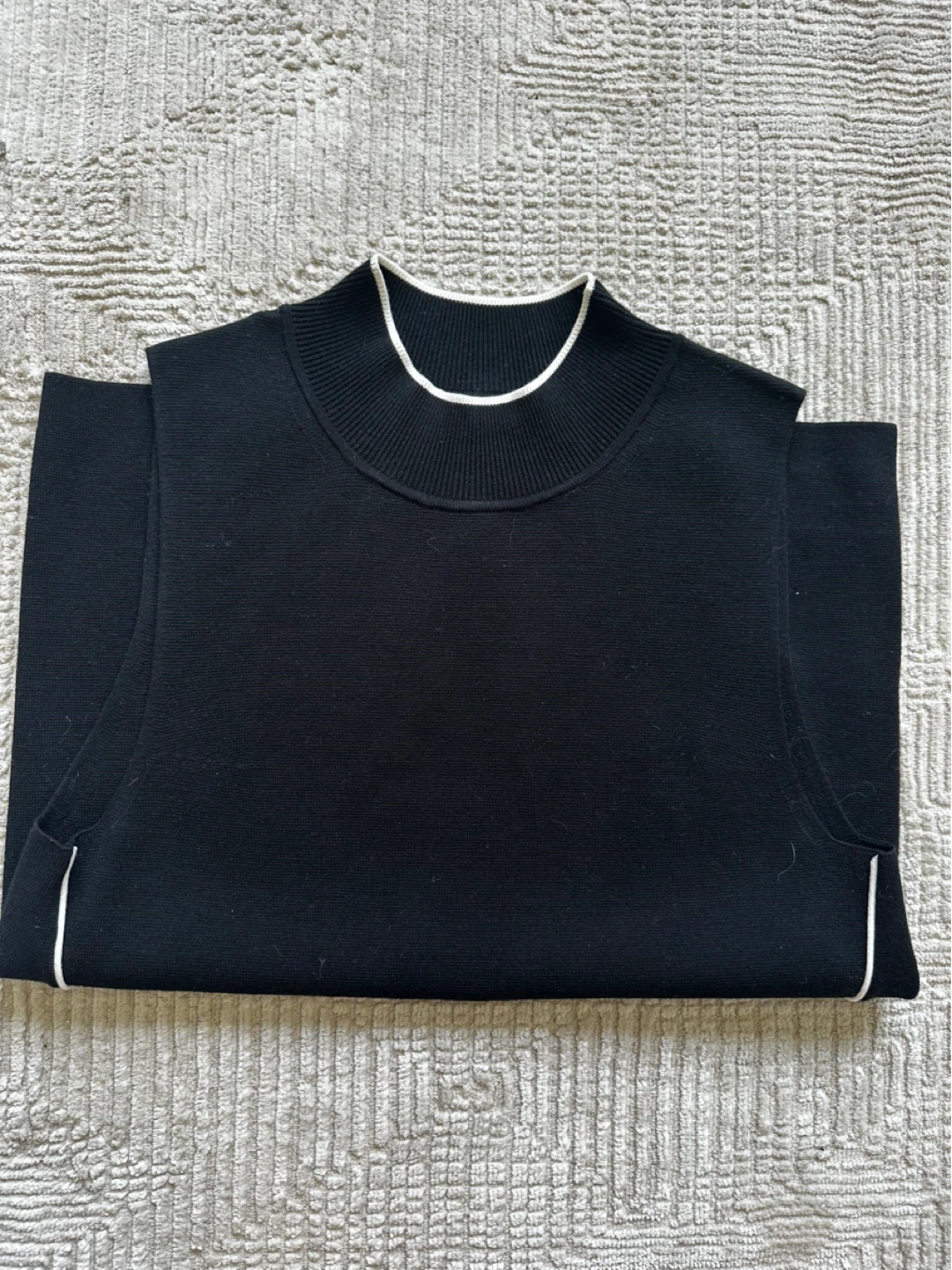 Banana Republic Black Sleeveless Sweater Top