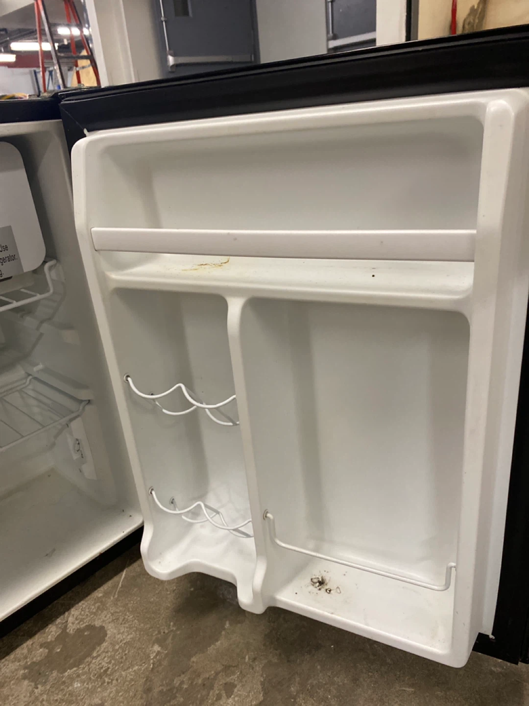 Galanz mini fridge - photo 2
