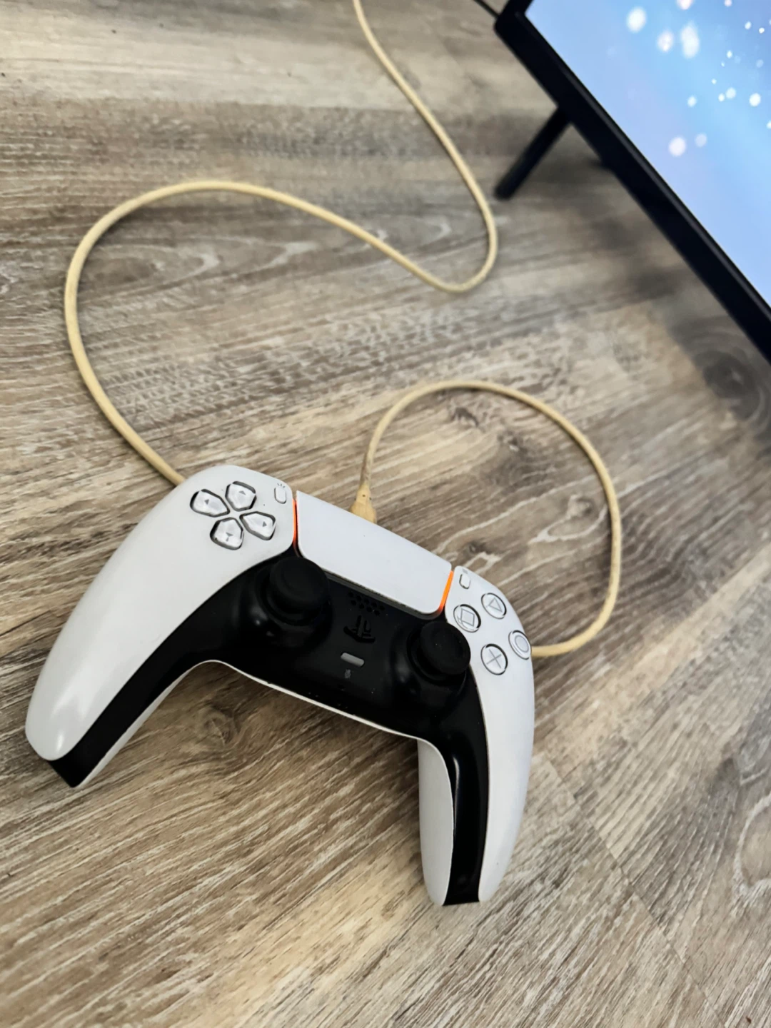 Onn TV and Playstation 5 - photo 4