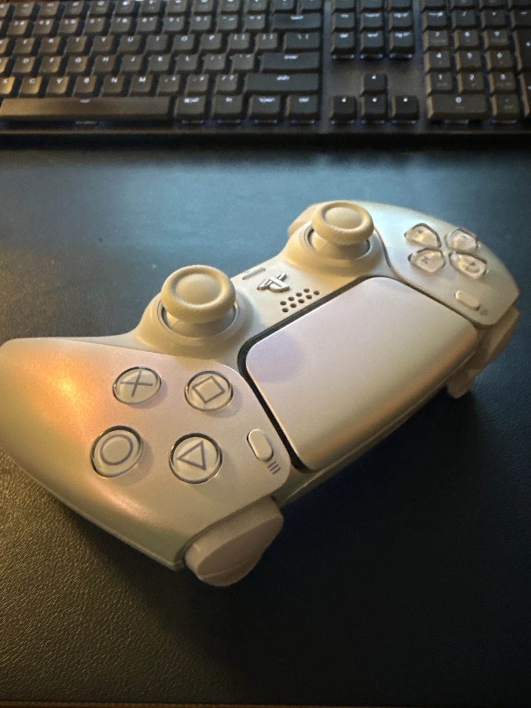 Sony PS5 DualSense Controller - Chroma Pearl - photo 3