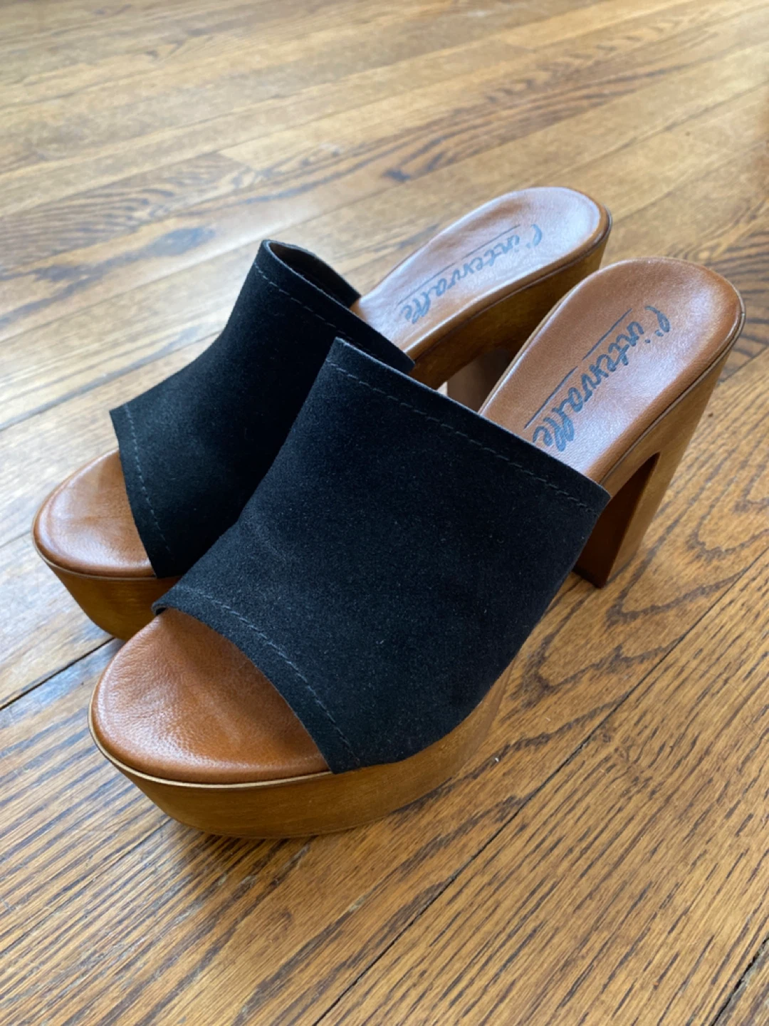 L'intervalle Black Suede Mules Size 40