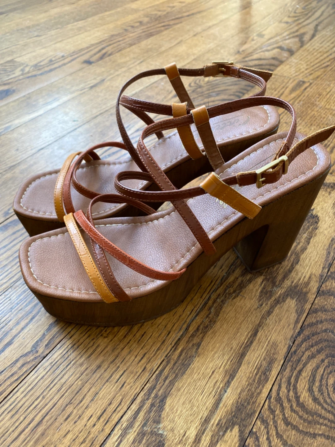 L’intervalle Strappy Tan Platform Heel - Size 40 - photo 2