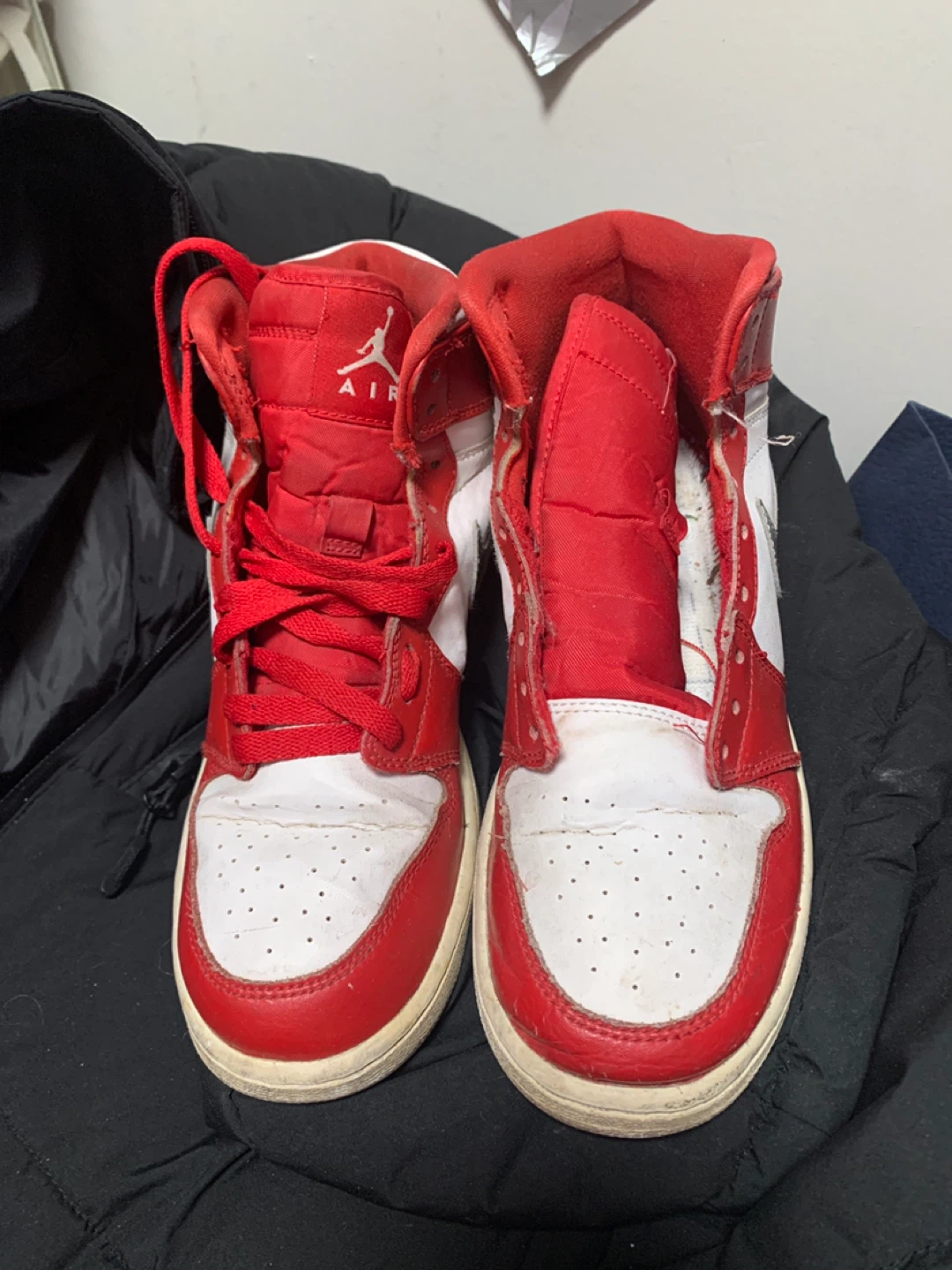 Air Jordan 1 High Red/White - Size 7Y - photo 2