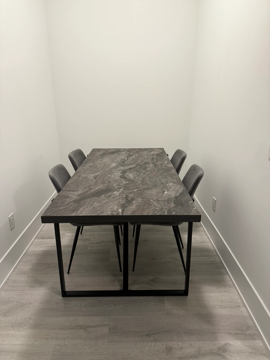 Structube Dining Table with 4 Chairs - Grey Marble