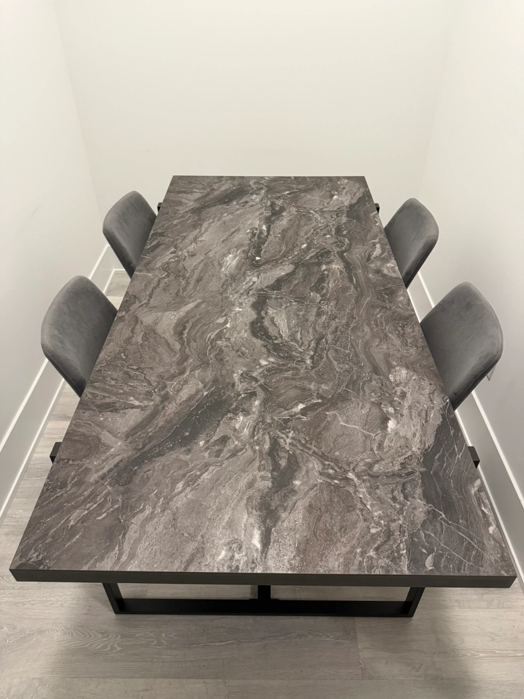 Structube Dining Table with 4 Chairs - Grey Marble - photo 2