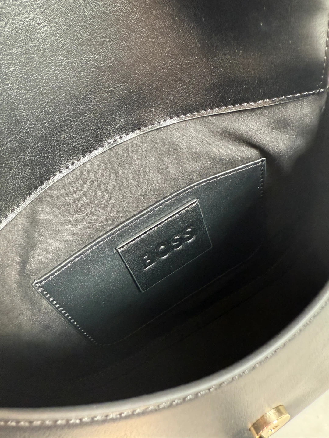 Hugo Boss Black Leather Shoulder Bag - photo 4