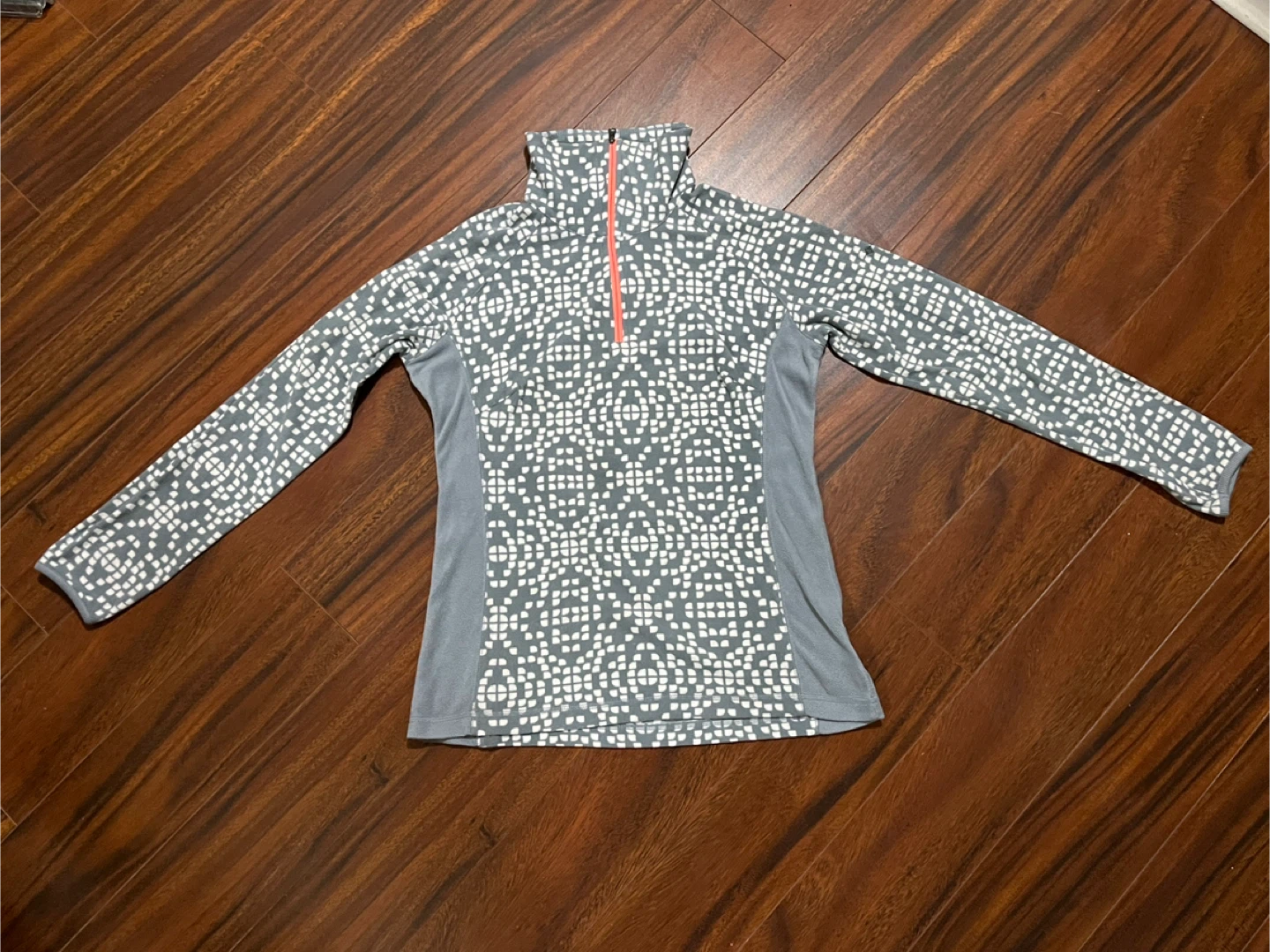 Columbia women’s medium quarter zip fleece pullover, grey white