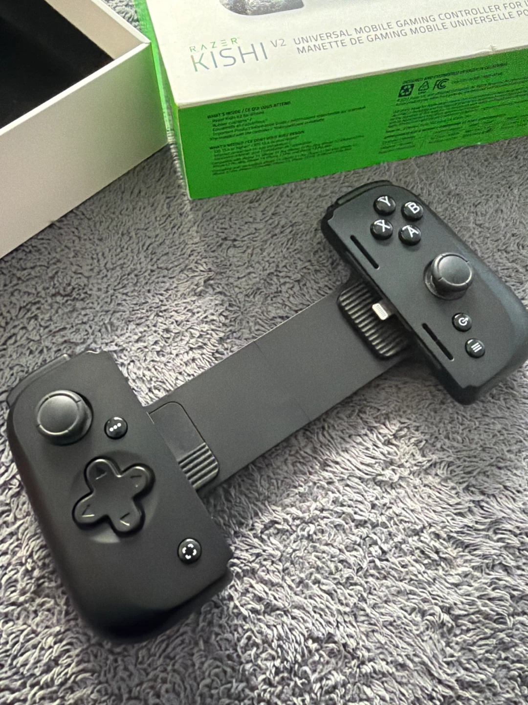 Razer Kishi V2 Mobile Gaming Controller for iPhone - New