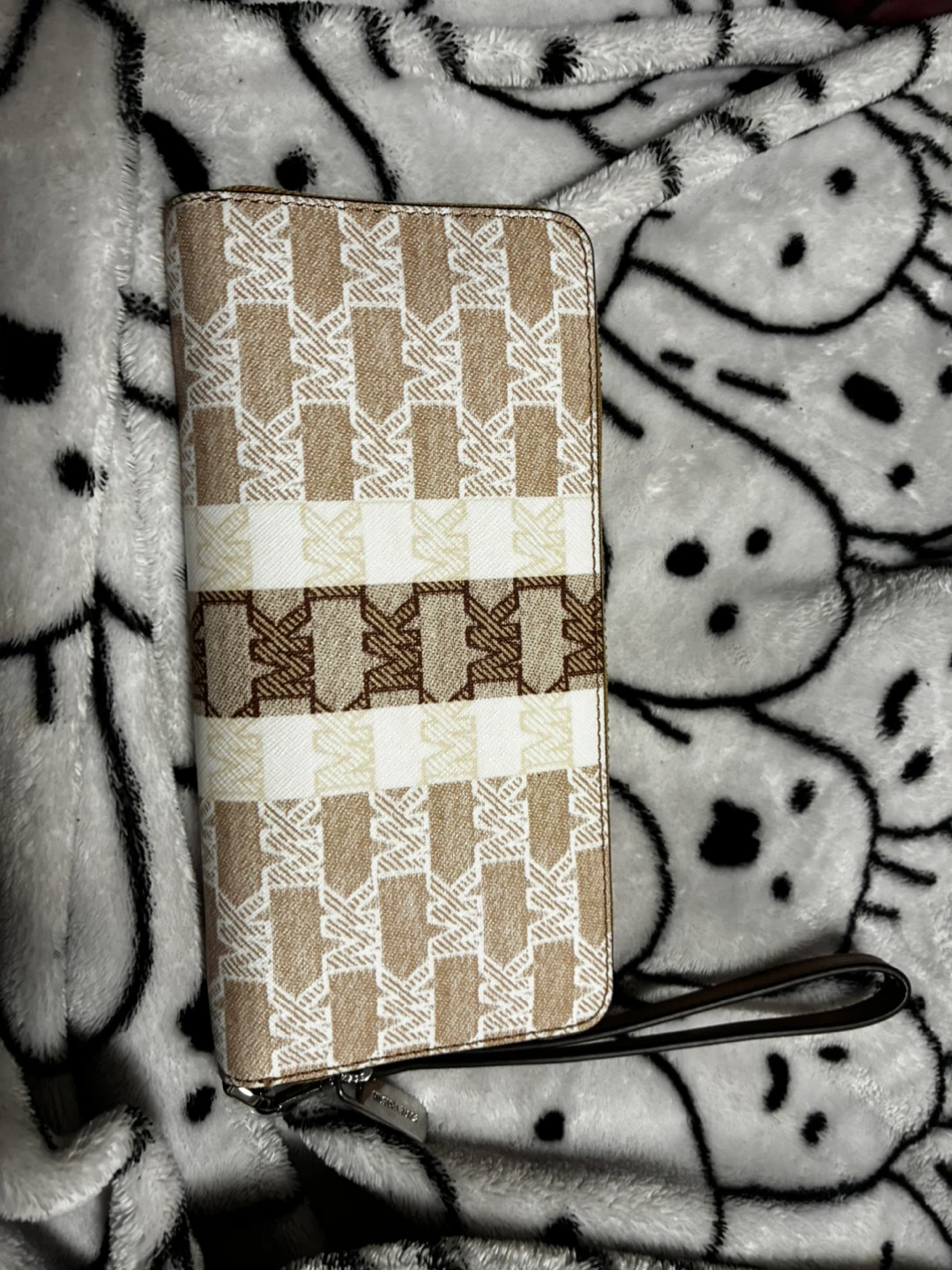 Michael Kors Wristlet Wallet - photo 3