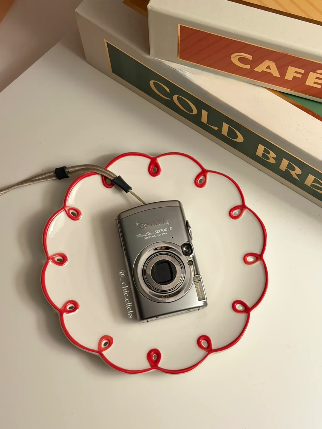 Canon PowerShot SD700 IS Digital ELPH Camera