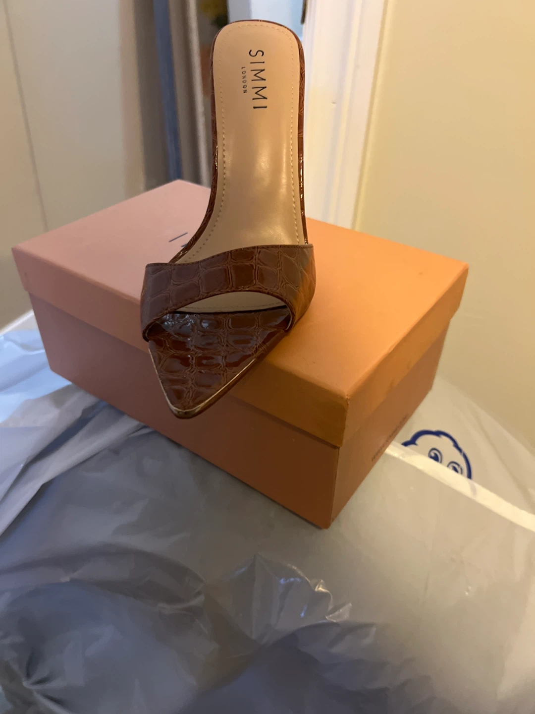 Simmi London Brown Heels - Size 6 - photo 2