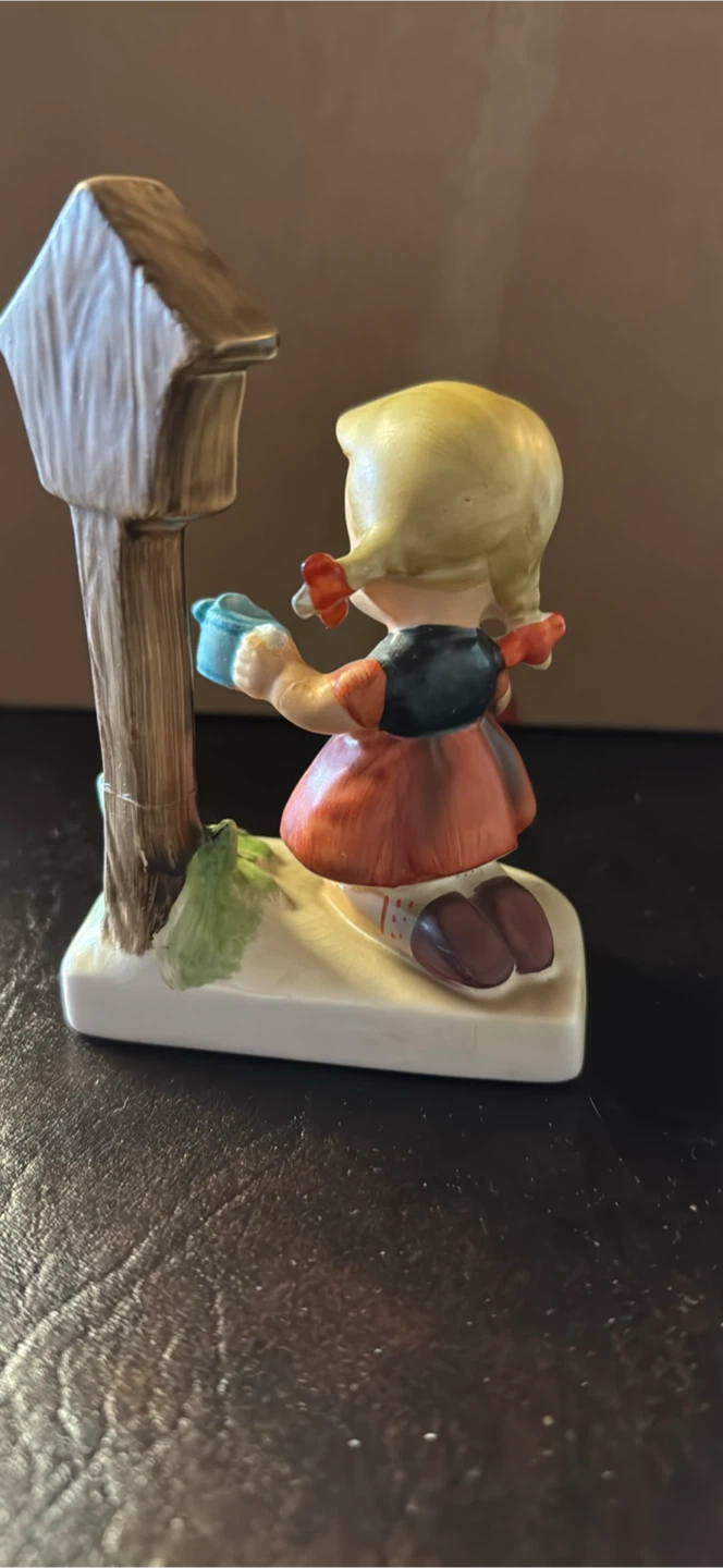 Hummel Figurine Girl with Birdhouse - photo 2