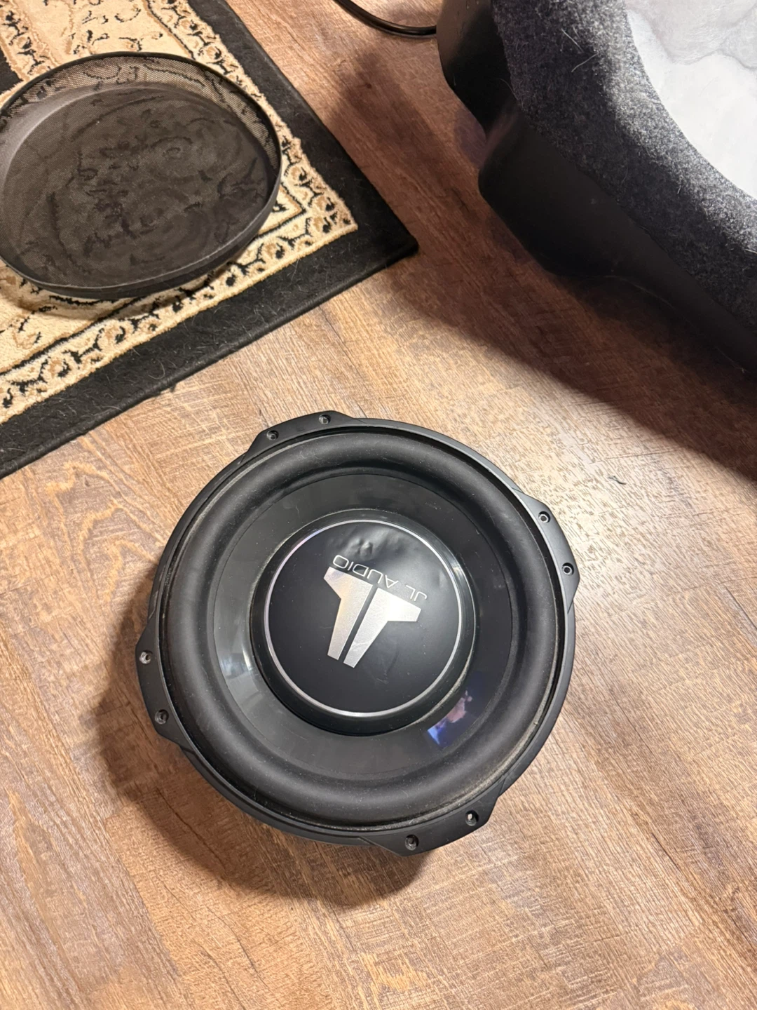 JL Audio 12TW3-D4 Subwoofer with Enclosure