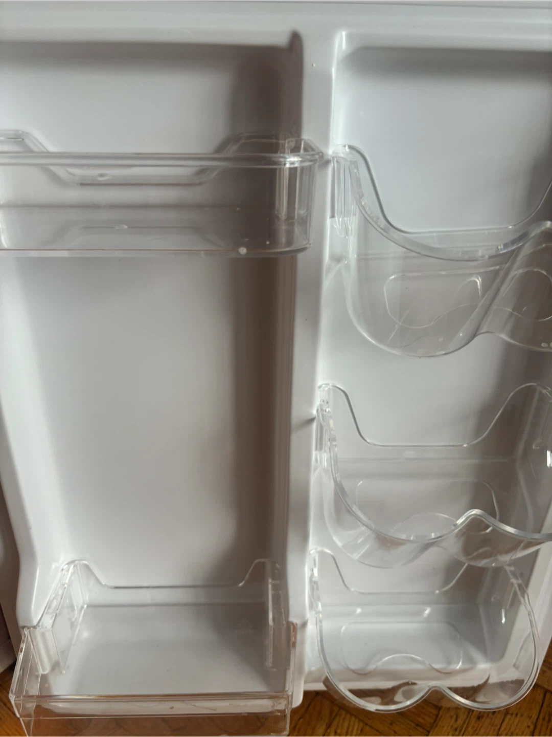 Frigidaire Retro Red Fridge - photo 4