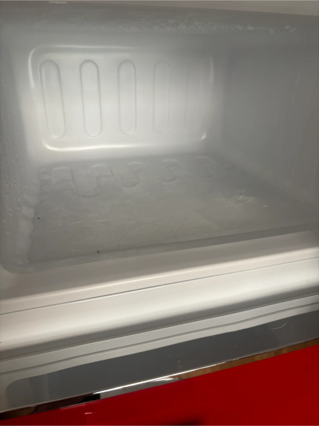 Frigidaire Retro Red Fridge - photo 5