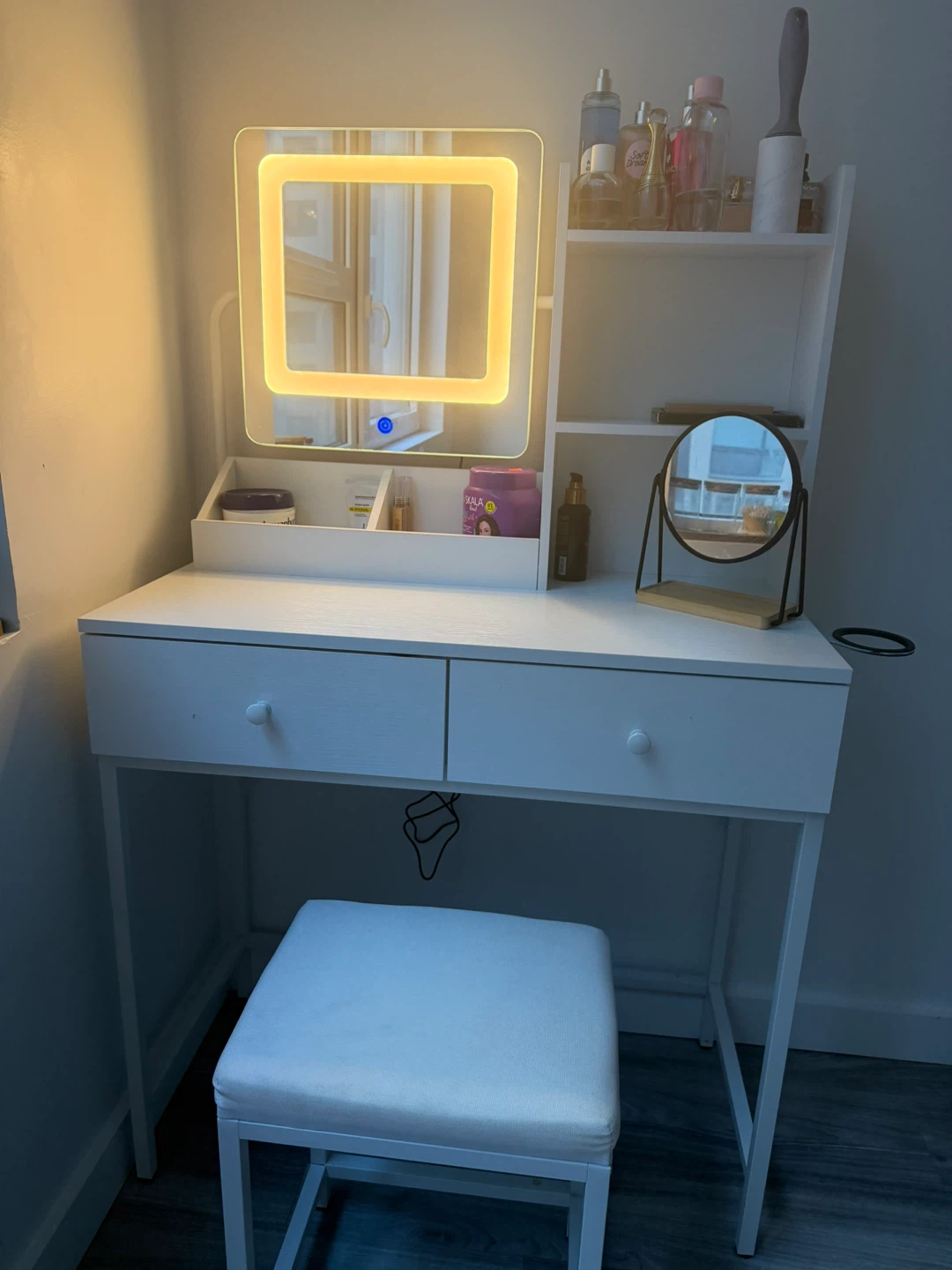 White Vanity Table with Lighted Mirror and Stool - photo 3