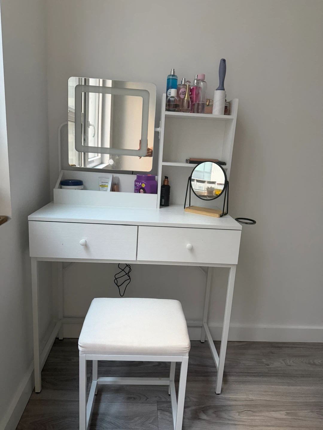 White Vanity Table with Lighted Mirror and Stool