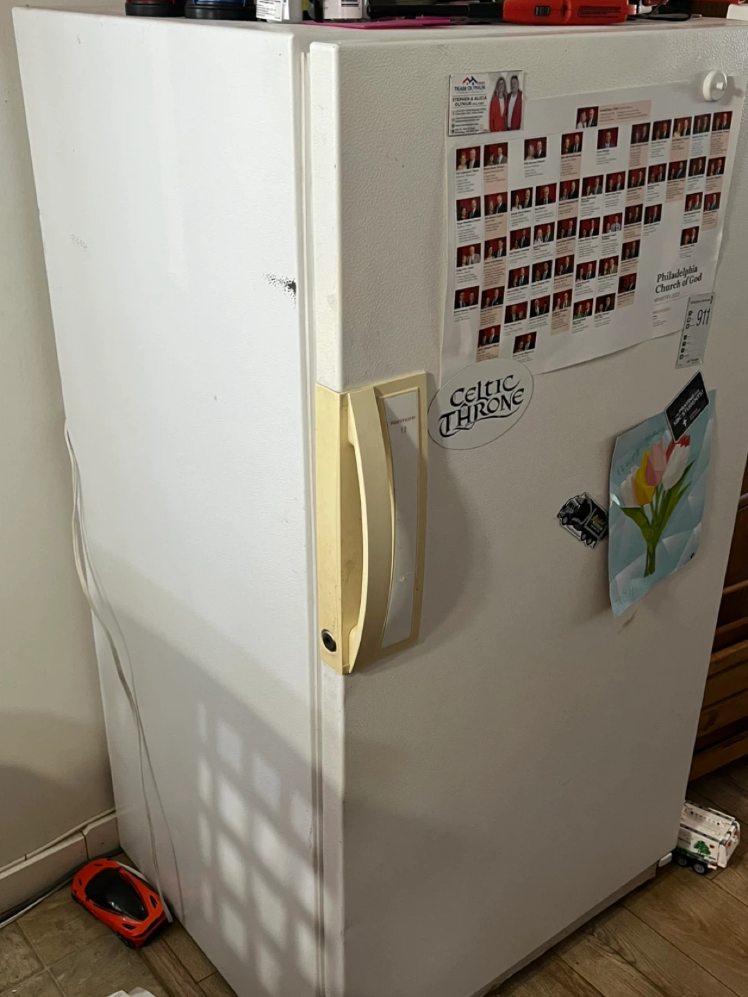 White Upright Freezer -13.6 cu. ft. - photo 2