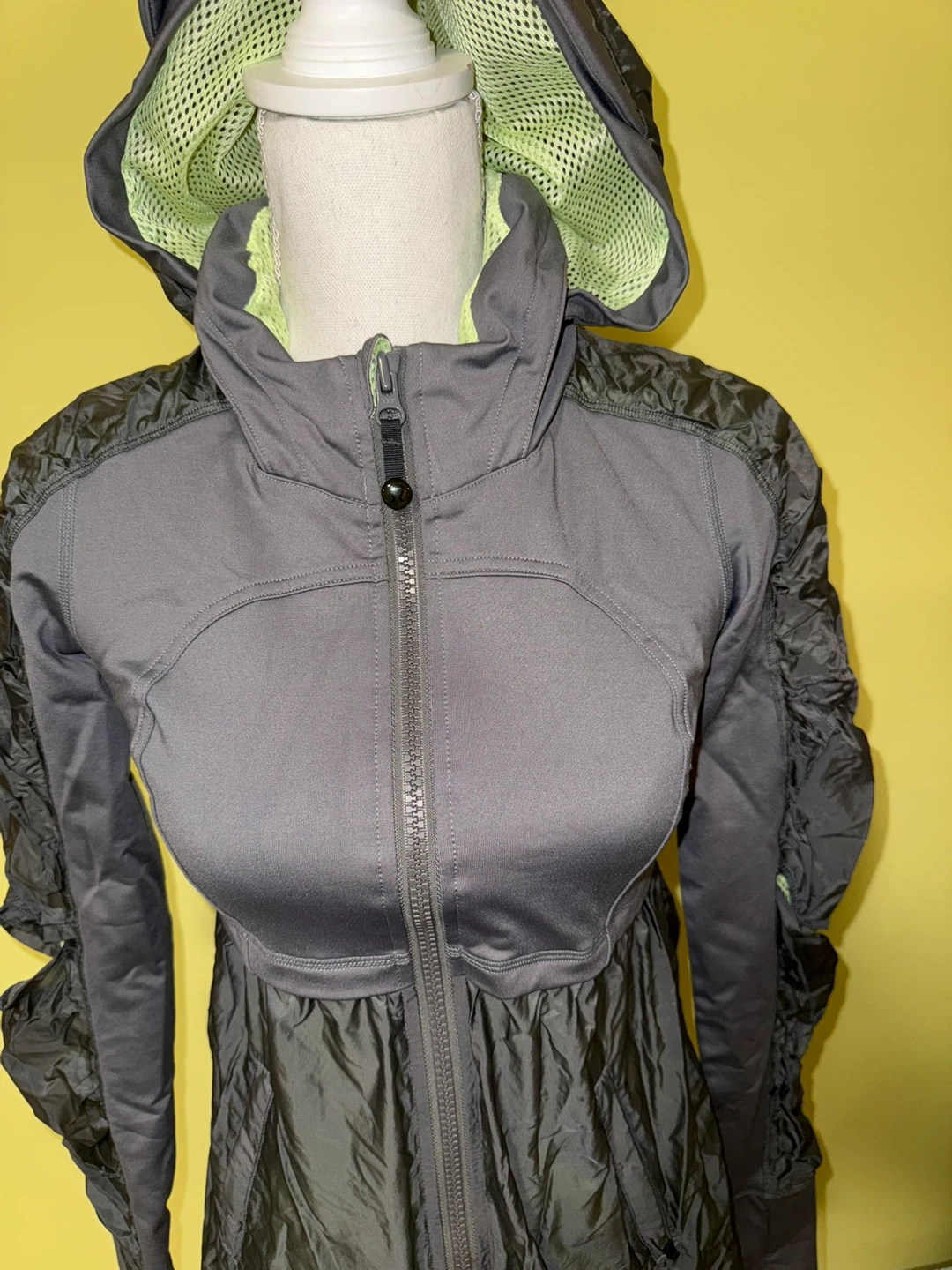 Lululemon Jacket - photo 3