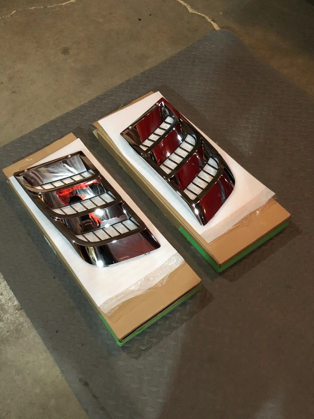 Functional engine hood vents