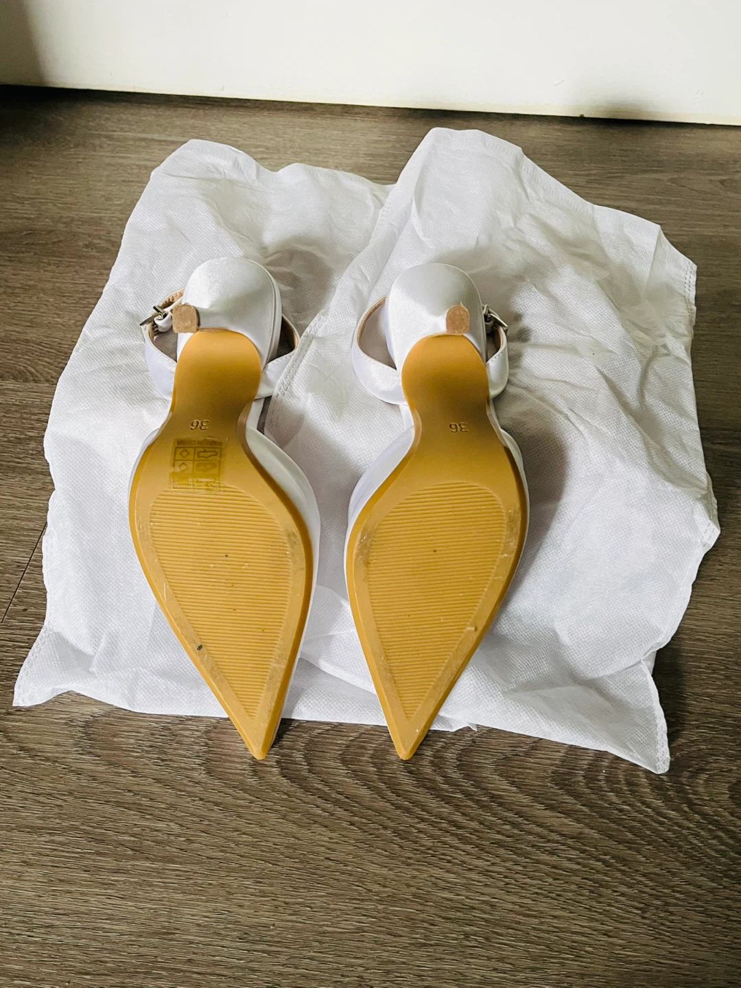 White Satin Slingback Heels - Size 6 - photo 4
