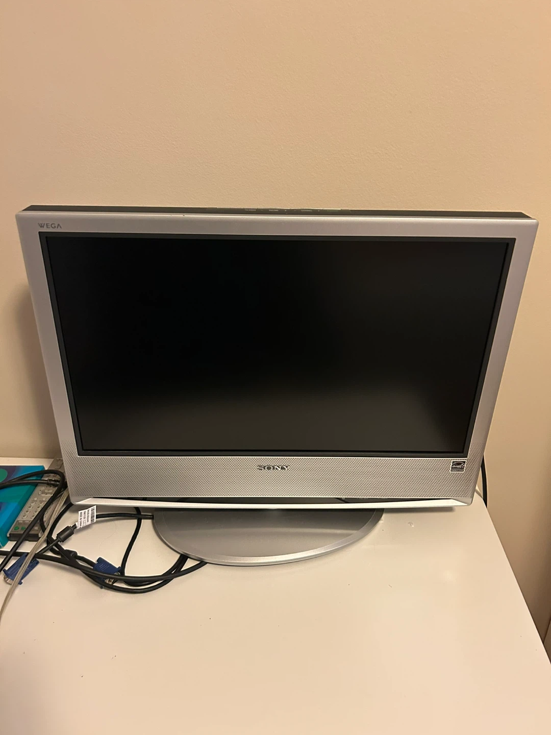 Black Office Chair & Sony WEGA TV - photo 2